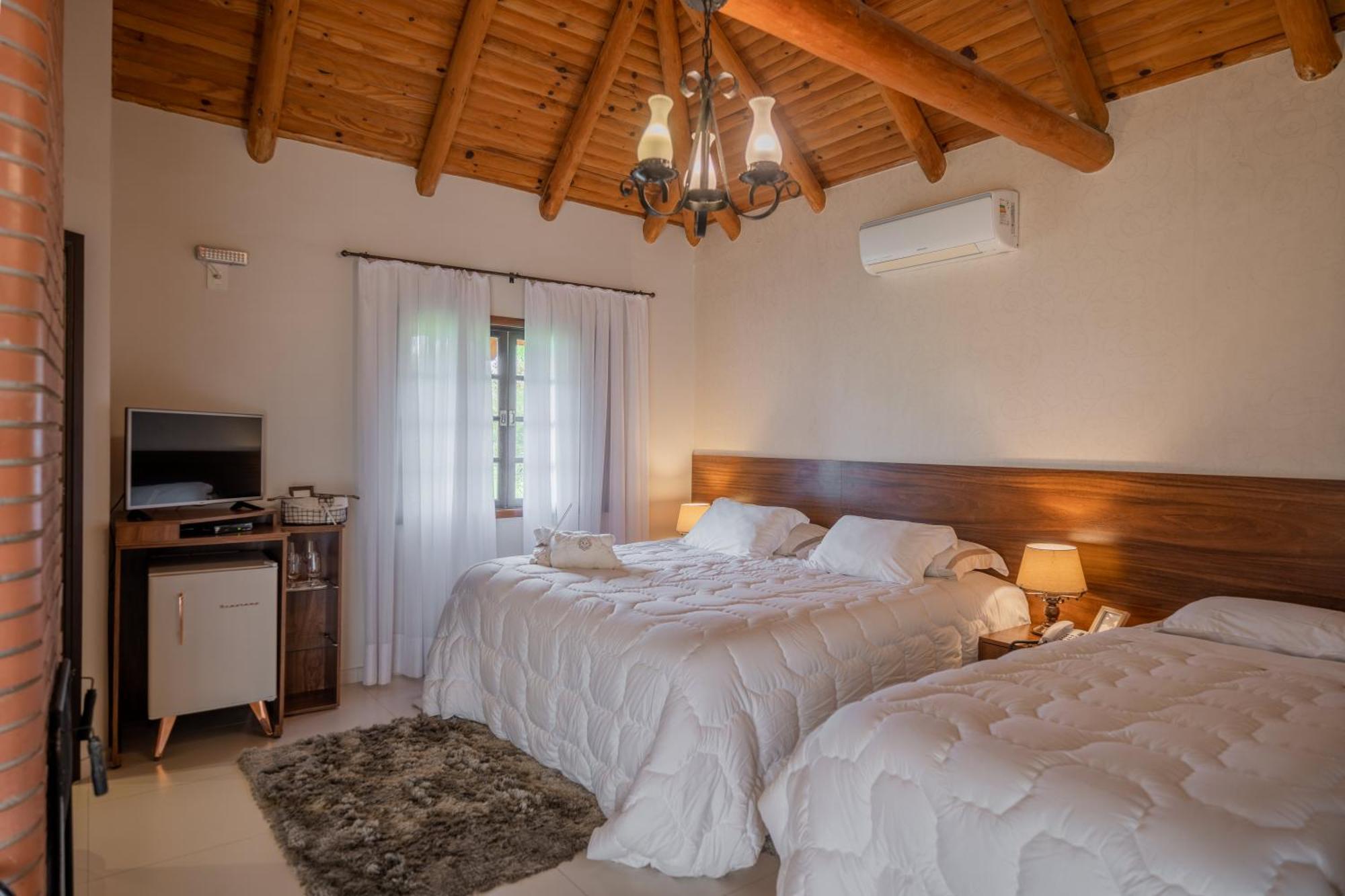 Vira Charme Resort Fernandes Pinheiro Exterior photo