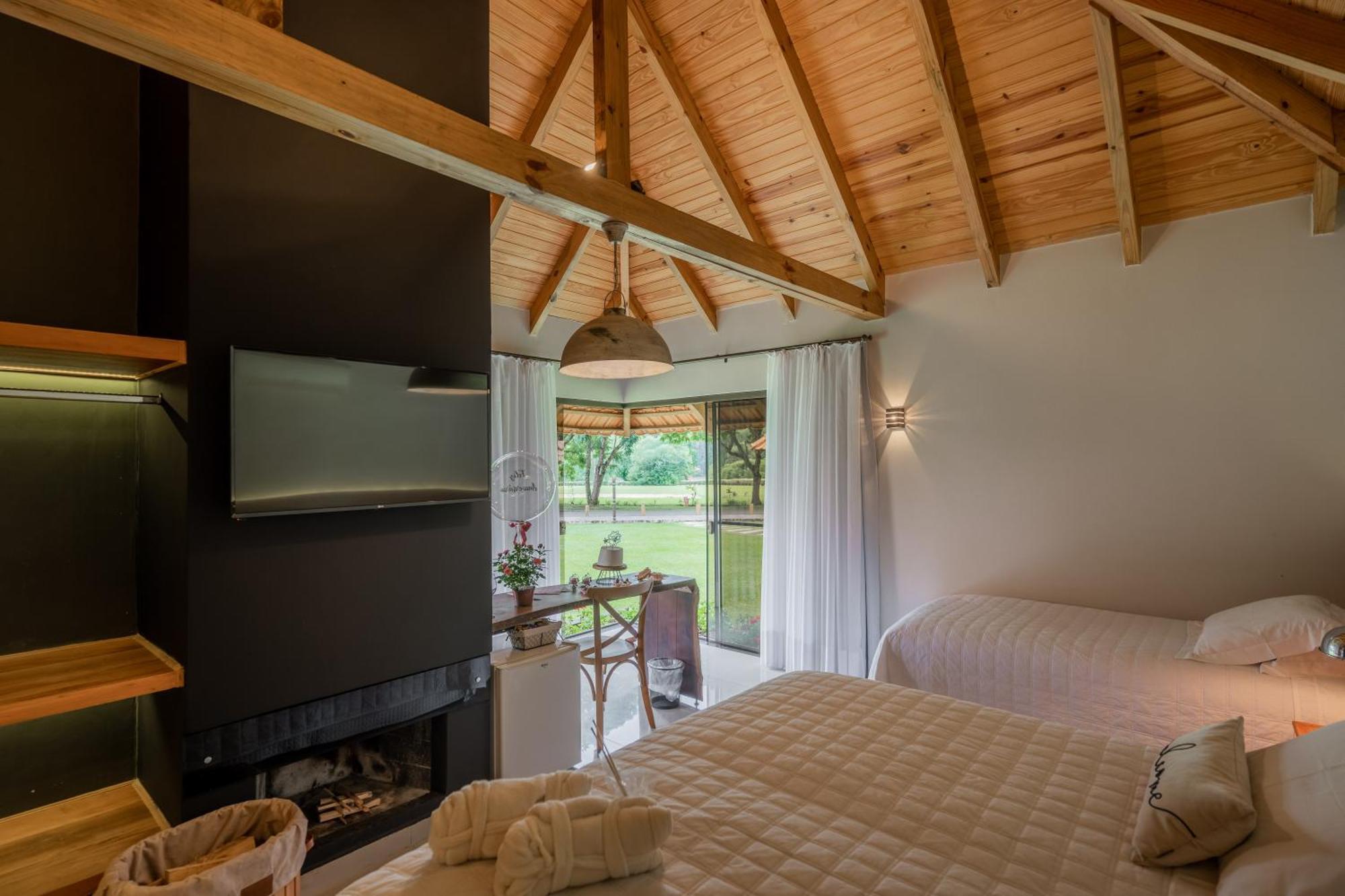 Vira Charme Resort Fernandes Pinheiro Exterior photo